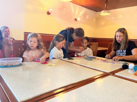 Počitniška delavnica – Izdelovanje nakita 10